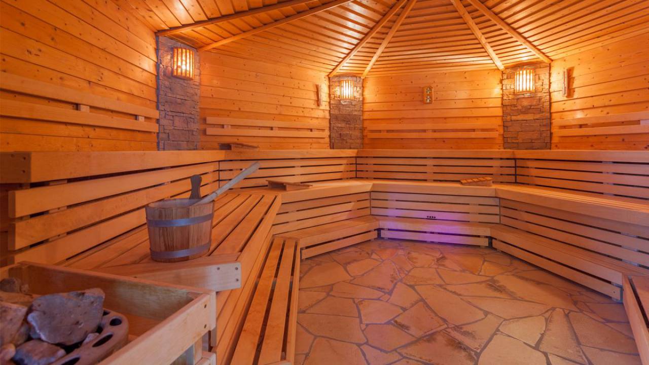 Sauna eines Familienhotels in Bayern