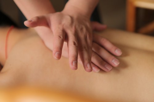 Wellness & entspannende Massagen für die Eltern im Familienhotel Südtirol