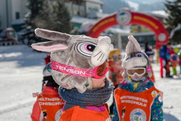 Kinder-Skikurs im Familotel Zauchenseehof im Salzburger Land
