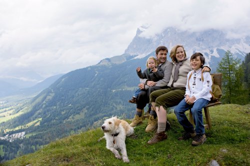 Wellnessurlaub in Deutschland mit Hund im Familienhotel Vier Jahreszeiten